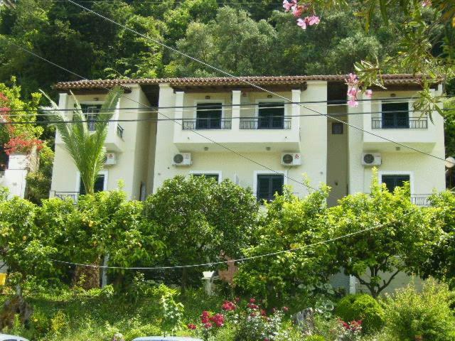 Akrogiali Rooms Mpoukaris Exterior photo